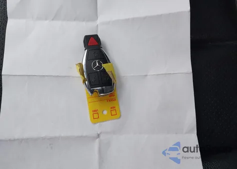 2004 Mercedes-Benz E 320 z USA, uszkodzony, nr VIN WDBUF65J44A495211